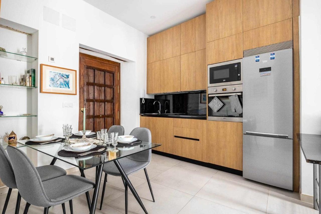 Comfy Away - Apartamento Exclusivo Mercado De Triana Con Balcon Sevilla Eksteriør bilde