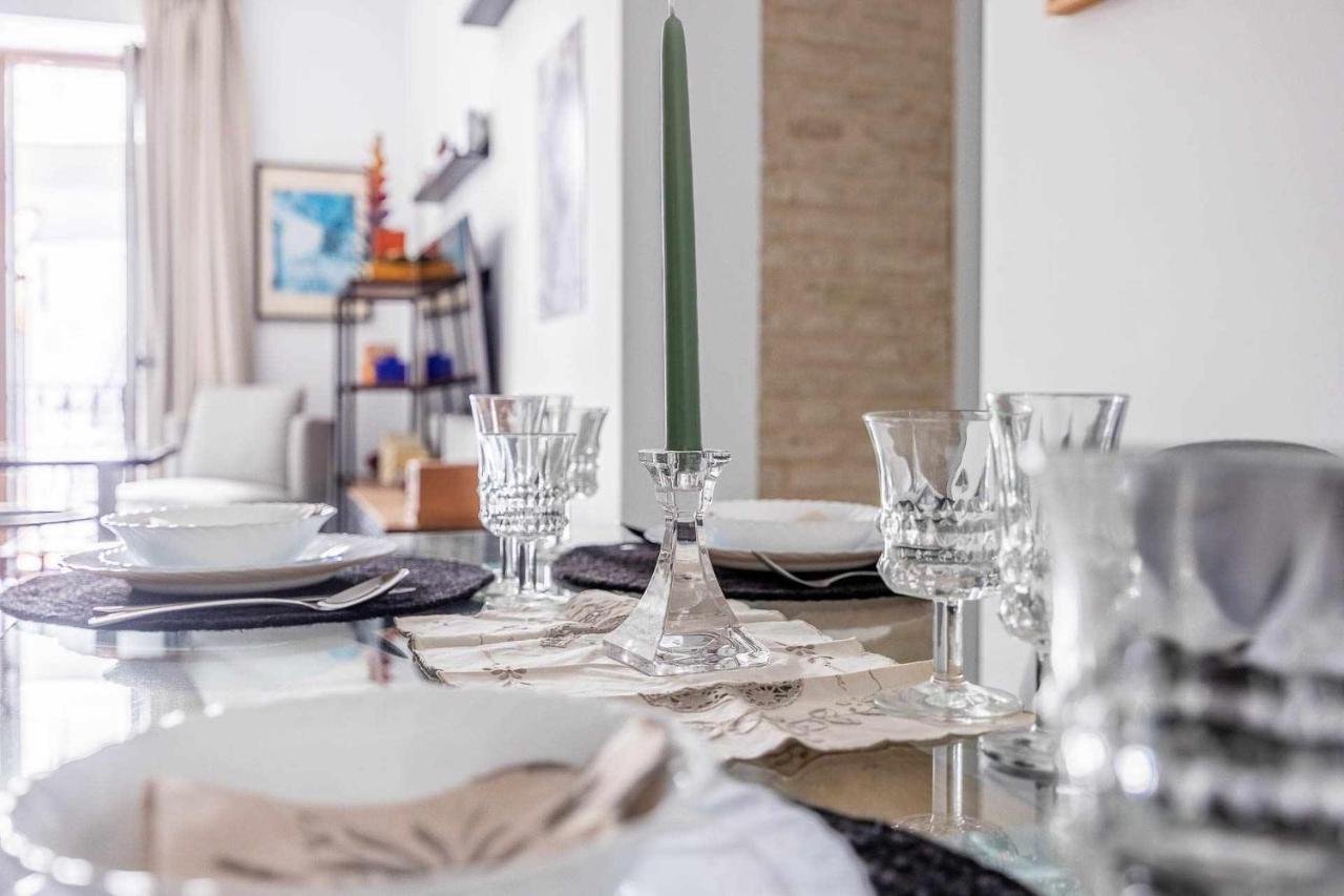 Comfy Away - Apartamento Exclusivo Mercado De Triana Con Balcon Sevilla Eksteriør bilde