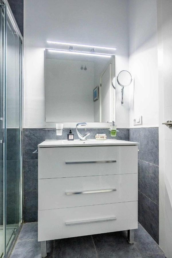 Comfy Away - Apartamento Exclusivo Mercado De Triana Con Balcon Sevilla Eksteriør bilde